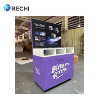 Mesa de mostrador de exhibición de consola de juegos de madera con diseño de accesorio de tienda electrónica RECHI con gabinete de almacenamiento y póster de anuncio cambiable