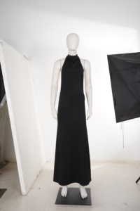 Vestido Largo Negro Halter sin Espalda para Mujer, Elegante, Ajustado, con Detalle de Anillo Metálico, para Fiesta de Noche, Moda Verano 2026 - Product Image 6