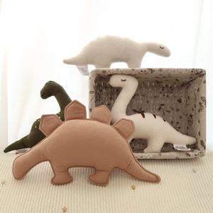 Jouet en peluche de <span class=keywords><strong>dinosaure</strong></span> doux mignon avec tissu de coton et couette de remplissage en coton PP pour cadeau d'anniversaire de bébé - Product Image 4