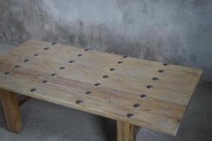 Tavolino da Caffè in Legno Massello Naturale Rustico Riciclato Stile Pannello di Porta Antica <span class=keywords><strong>con</strong></span> Design a Chiodi - Product Image 3