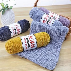 Vente en gros de pantoufles et écharpe en crochet en <span class=keywords><strong>chenille</strong></span> de velours teinté à motif floral doré brillant à trois plis 100% boule de fil épais en polyester - Product Image 2