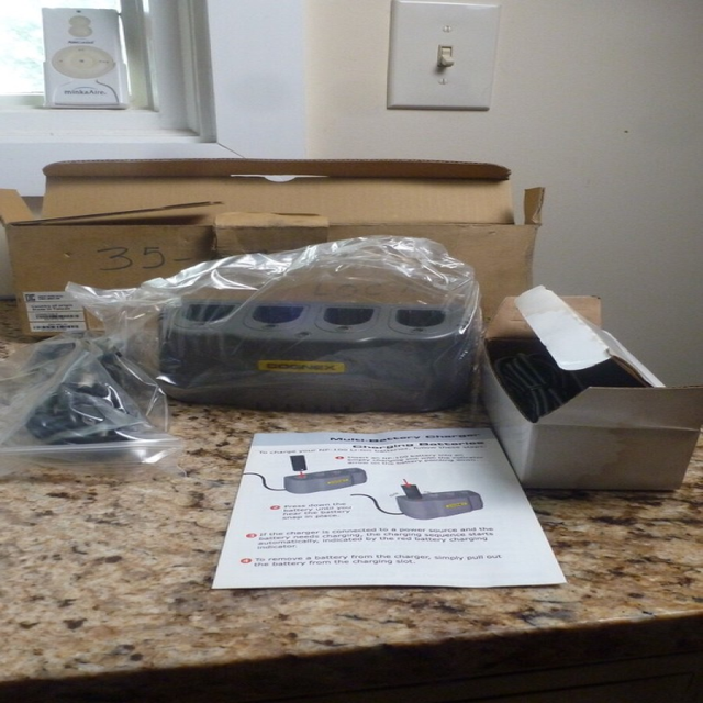 New Original Ready Stock 820-9132-1R, DMA-MBC-US, Dataman Multi Bank Battery Charger *new in Box*