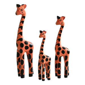 Juego de jirafas adorables de madera hechas a mano, familia de tres, decoración para sala de estar, estilo minimalista, paquete de varias piezas - Product Image 4