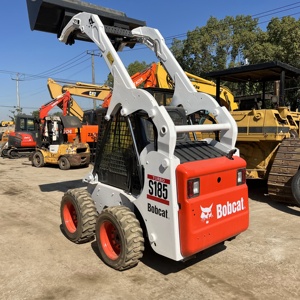 Chargeur polyvalent Bobcat S185 pour projets municipaux et agricoles - Product Image 2