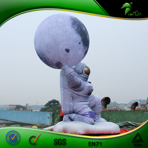 Astronauta Inflable de 6 Metros con Globo de Planeta - Escena Gigante de Exploración Espacial para Instalación en Parques Temáticos - Product Image 3