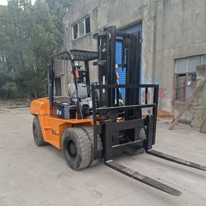 Carretilla elevadora diésel Hangzhou de <span class=keywords><strong>7</strong></span> toneladas con elevador de mástil de 2 etapas 4,5 m estado usado - Product Image 4
