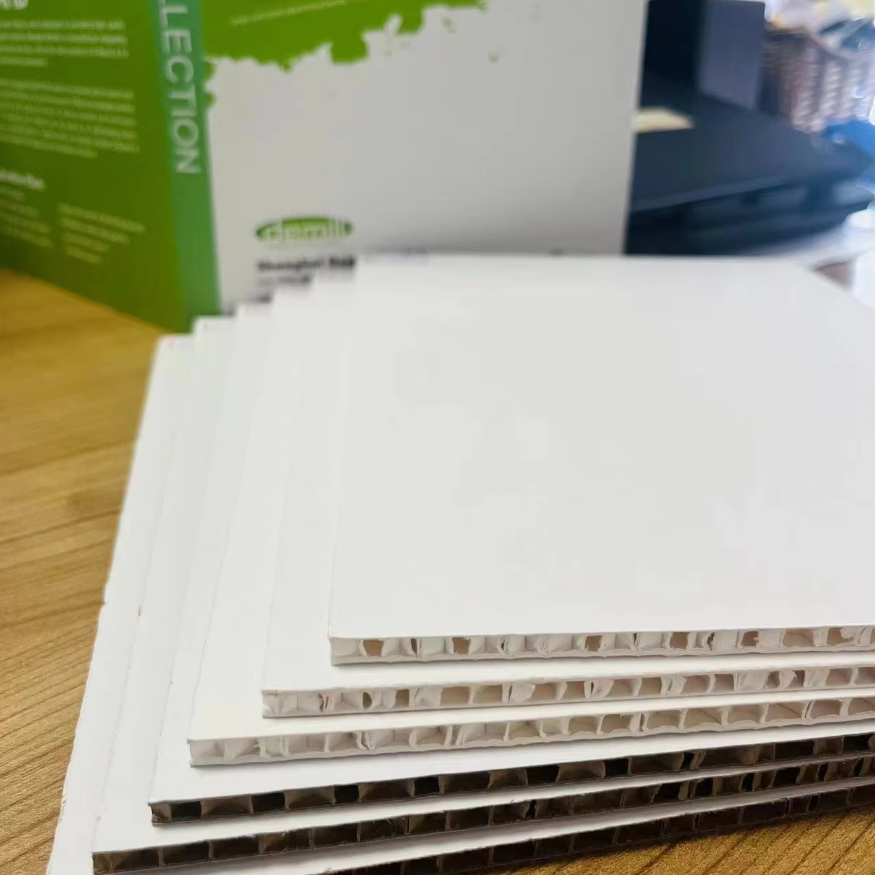 Factory Wholesaler Green Cardboard FSC-Certified Paperboard for Sustainable Display Solutions