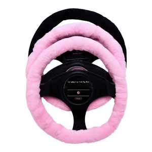 Housse de volant de voiture 37-39 cm Premium en fourrure rose gris noir - Product Image 2