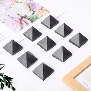 Pirámide de Shungita de Cristal Natural de 3 cm y 4 cm para Meditación, Venta al Por Mayor - Product Image 5