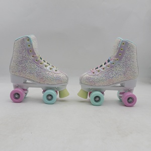 <span class=keywords><strong>Pattini</strong></span> a rotelle Vintage firmati punti <span class=keywords><strong>argento</strong></span> metallizzati e accenti di pizzo arcobaleno - Product Image 4