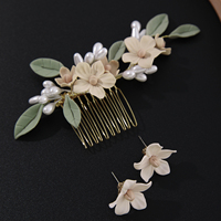 Ensemble d'accessoires de cheveux de mariée vintage bohème, peigne à fleurs en argile polymère fait main avec boucles d'oreilles assorties pour mariage