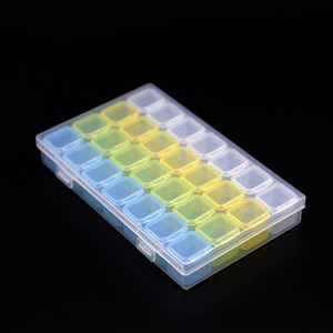 Caja de Almacenamiento de Vitaminas Semanal Personalizada en Alemán, Ruso y Español, Dispensador de Pastillas y Cápsulas para 7 Días, Caja de Plástico Biodegradable - Product Image 5