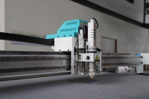<strong>High</strong> <strong>Speed</strong> CNC Automatic Cloth <strong>Fabric</strong> Textile Garment Footwear Digital Oscillating Knife <strong>Cutting</strong> <strong>Machine</strong> - Product Image 2