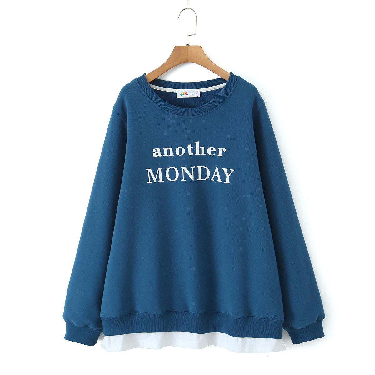 เสื้อสเวตเตอร์สีน้ำเงิน