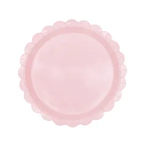 Одноразовые бумажные тарелки розового цвета в форме цветка