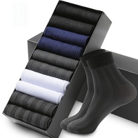 2023 vente en gros été couleur unie affaires chaussettes boîtes emballage indépendant affaires hommes chaussettes