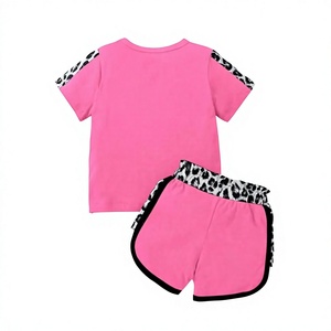 Conjunto de 2 Piezas para Mujer, Estampado de Leopardo Rosa, Ropa Deportiva Informal, Cuello Redondo, Manga Corta, Tejido Transpirable, para Primavera/Verano - Product Image 2