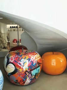 Conception personnalisée énorme fruit pomme banane statue <span class=keywords><strong>graffiti</strong></span> art sculpture pour extérieur doodle art décoration - Product Image 5
