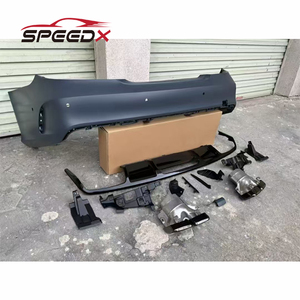 Per Mercedes Benz W218 Kit Carrozzeria Larga Aggiornamento CLS63 <span class=keywords><strong>AMG</strong></span> 1:1 con <span class=keywords><strong>Paraurti</strong></span> <span class=keywords><strong>Anteriore</strong></span>, <span class=keywords><strong>Paraurti</strong></span> Posteriore, Parafango, Cofano, Diffusore e Minigonne Laterali - Product Image 6