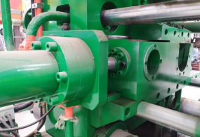 Prensa de Extrusión de Aluminio de 700T y 3.5 Pulgadas con Motor para la Fabricación de Perfiles de Secciones Pequeñas - Product Image 5