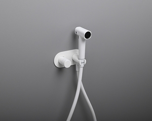 Белый портативный ручной распылитель для биде - Product Image 1
