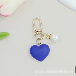 Mớ<span class=keywords><strong>i</strong></span> Bán Buôn Đen Trắng Frosted Tim Keychain Vớ<span class=keywords><strong>i</strong></span> Ngọc Trai Charms Headphone Trường Hợp Dây Móc Khóa Cho Và<span class=keywords><strong>i</strong></span> Ngườ<span class=keywords><strong>i</strong></span> Bạn Quà Tặng Phụ Kiện - Product Image 6