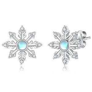 Orecchini a Forma di Fiocco di Neve Natalizio per Donne, Gioielli per Orecchie Carini e Piccoli per le Festività - Product Image 5