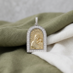 Pendentif naturel bicolore Or Vierge Marie et Bébé Jésus, Diamant, Bijou de luxe, Charme plaqué or pour femme, Certifié 9-18 carats - Product Image 5