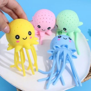 Hot Selling TPR Interactive Outdoor Octopus Beach Water Water Sprays Funny Bath <b>Squeeze</b> Stress Relief Toys for Kids Boys Girls - Product Image 1