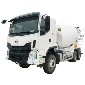 Gloednieuwe Chenglong 8X4 6X4 10m3 Zelfladende Kleine Cement Betonmixer Vrachtwagen Met Trommel