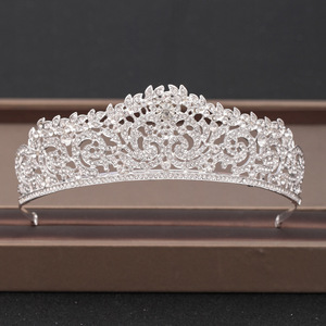 2025 nueva venta al por mayor Boda nupcial coronas de diamantes de imitación oro cristal Metal coronas novias niñas niños belleza Queens precios baratos - Product Image 3