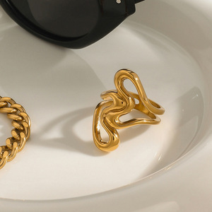 Bague en acier inoxydable doré Yueli, lignes irrégulières, motif cœur ajouré, bijoux de mode unisexe, accessoire de fête - Product Image 2