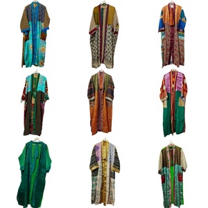 Robe kimono en soie patchwork légère, cardigan en soie coloré, imprimé floral bohème, peignoir pour femmes - Product Image 1