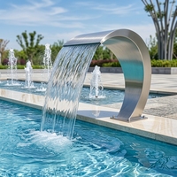 Fontaine décorative d'extérieur en métal, sculpture en acier inoxydable brossé en forme de cube