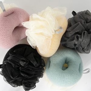 GLOWAY การออกแบบสายรัดมือแบบยืดหยุ่นตาข่ายสองด้าน Pouf ฟองน้ําอาบน้ําขัดผิวสําหรับการ<span class=keywords><strong>นวด</strong></span>และทําความสะอาดร่างกาย - Product Image 1