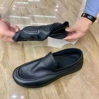 Sommerliche Business-Slipper aus echtem Vollnarbenleder für Herren – Atmungsaktive britische Slipper im Business-Stil mit Metallakzenten