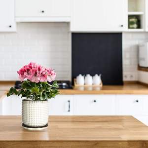 Pot de fleurs en céramique vert olive dégradé avec trou de drainage et système d'arrosage automatique, design moderne et écologique pour une utilisation en intérieur/extérieur - Product Image 5