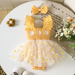 2025 estate nuova bambina Harper appeso cintura maglia triangolo set di <span class=keywords><strong>abbigliamento</strong></span> dolce <span class=keywords><strong>margherita</strong></span> ricamato con chiusura a bottone - Product Image 1