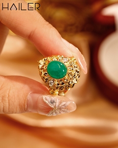 Anillo Clásico Unisex de Plata 925 con Bisel de Cabujón y Parte Trasera Plana, con Esmeralda Verde Colombiana Hidrotermal Creada en Laboratorio - Product Image 3