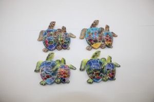 Bộ sưu tập, v.v. Nghệ thuật treo tường bằng kim loại hình rùa biển đầy màu sắc - Bộ 2 - Điểm nhấn trang trí theo mùa để sử dụng ngoài trời hoặc trong nhà - Product Image 3