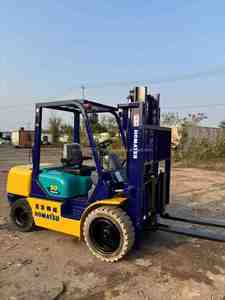 Komatsu FD30 Forklift with Two Masts Excellent Performance Original Low Price Used Japan TCM Forklift - Product Image 6
