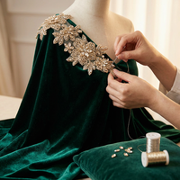 Décoration florale 3D à coudre avec strass, applique de fleur en cristal à 9 facettes pour robe de mariée et robe de bal