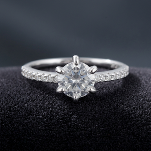 Anillo de Plata de Ley 925 Sólida para Mujer con Moissanita de Grado AAA, Engaste de Puntas, Diseño Clásico Deportivo, Joyería Fina - Product Image 2