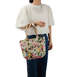 Bolso de Mano Plegable, Reutilizable, Portátil, de Gran Capacidad, Impermeable y Duradero, con Estampado Floral, de Poliéster, para Hombre y Mujer, con Cierre de Cremallera - Product Image 1