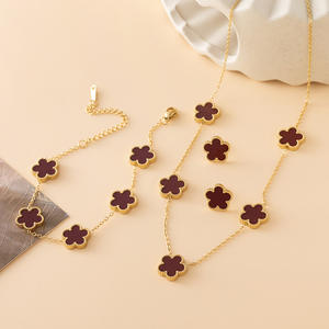 Ensemble de bijoux en acier inoxydable Clover 3 pièces, collier, bracelet, boucles d'oreilles, plaqué or 18 carats, tendance, cadeau pour femmes, vente en gros - Product Image 2