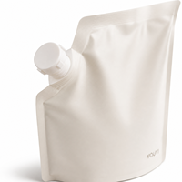Pochette à boisson en plastique réutilisable imprimée sur mesure 8oz 16oz 32oz avec bouchon verseur pour jus, boissons, alcool, voyage, extérieur