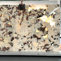 Panneaux en quartzite Patagonia Cristo rétroéclairés, finition mi-prix, en forme de nid d'abeille, pour la décoration intérieure.