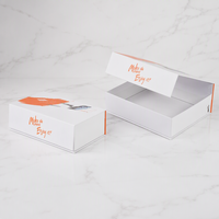 Boîte cadeau électronique magnétique de luxe avec port de charge intégré, blanc mat, logo personnalisé, vente en gros, fournisseur OEM ODM