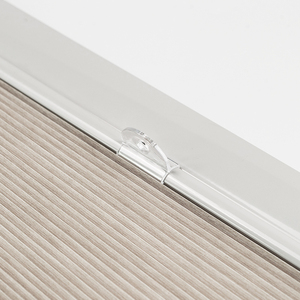 Stores en nid d'abeille TDBU faciles à nettoyer, sans fil ou motorisés, tissu anti-poussière et conception sécurisée pour les enfants, pour les hôtels, les salons familiaux - Product Image 6