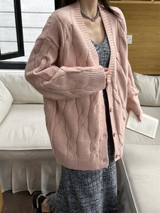 Cổ Điển Mùa Đông Lớn Chiên Bột Xoắn Nút Áo Len Áo V Cổ Cardigan Giản Dị Lười Biếng Phong Cách Hàng Đầu Phụ Nữ Lỏng Vừa Chiều Dài - Product Image 6